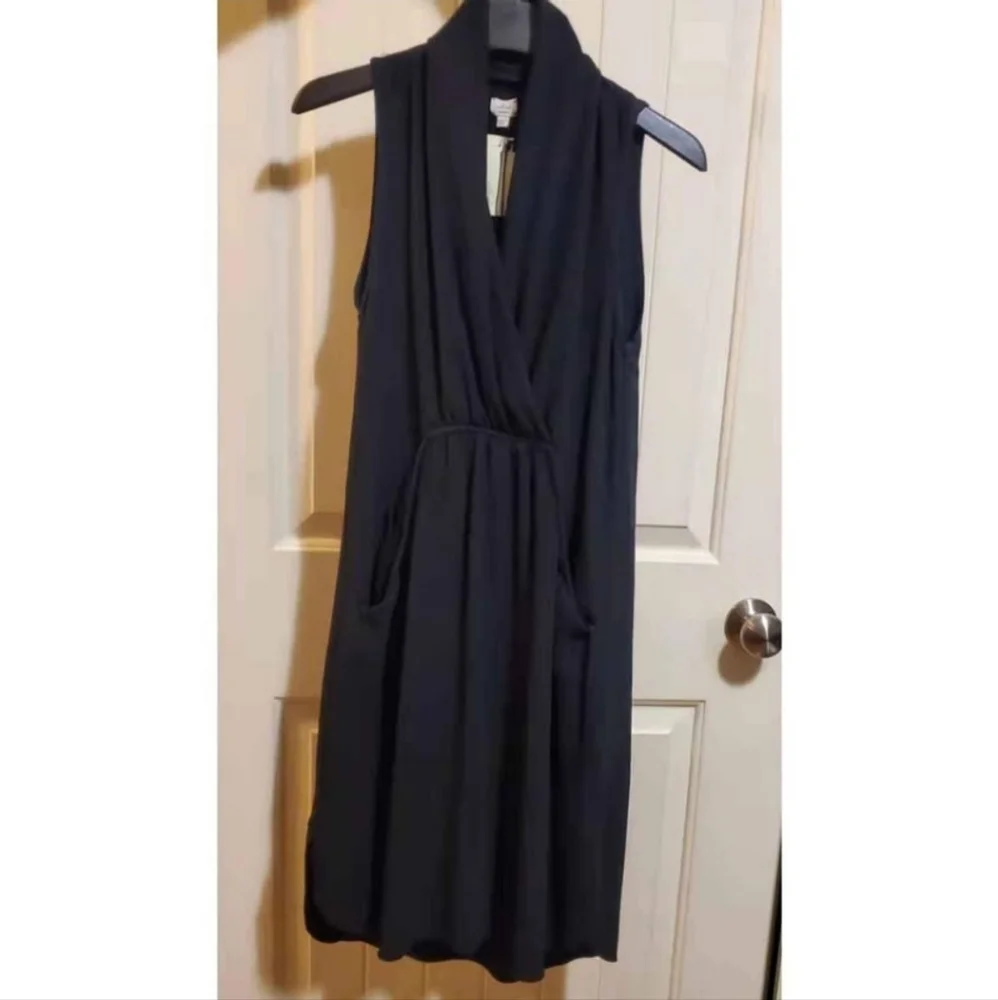 New Aritzia party dress casual dress Elegant Black Sleeveless Dress - Picture 4 of 6
